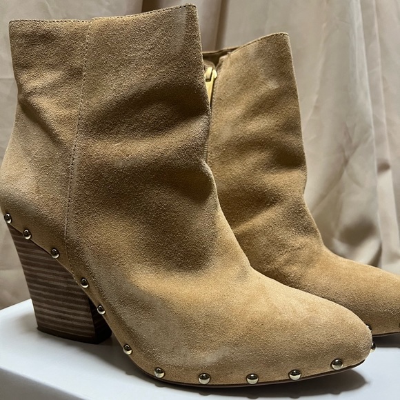 Women’s BCBG gold studded booties. Size 9 - Picture 3 of 5